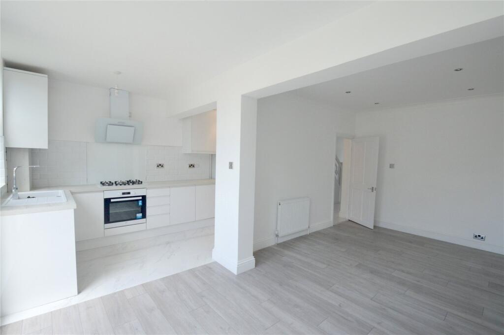 4 bed Mid Terraced House for rent in Croydon. From Streets Ahead - Croydon - Lettings 4 bed Mid Terraced House for rent in Croydon. From Streets Ahead - Croydon - Lettings