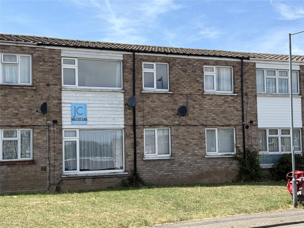 3 bed Mid Terraced House for rent in Corringham. From John Cottis & Co - Stanford-Le-Hope 3 bed Mid Terraced House for rent in Corringham. From John Cottis & Co - Stanford-Le-Hope