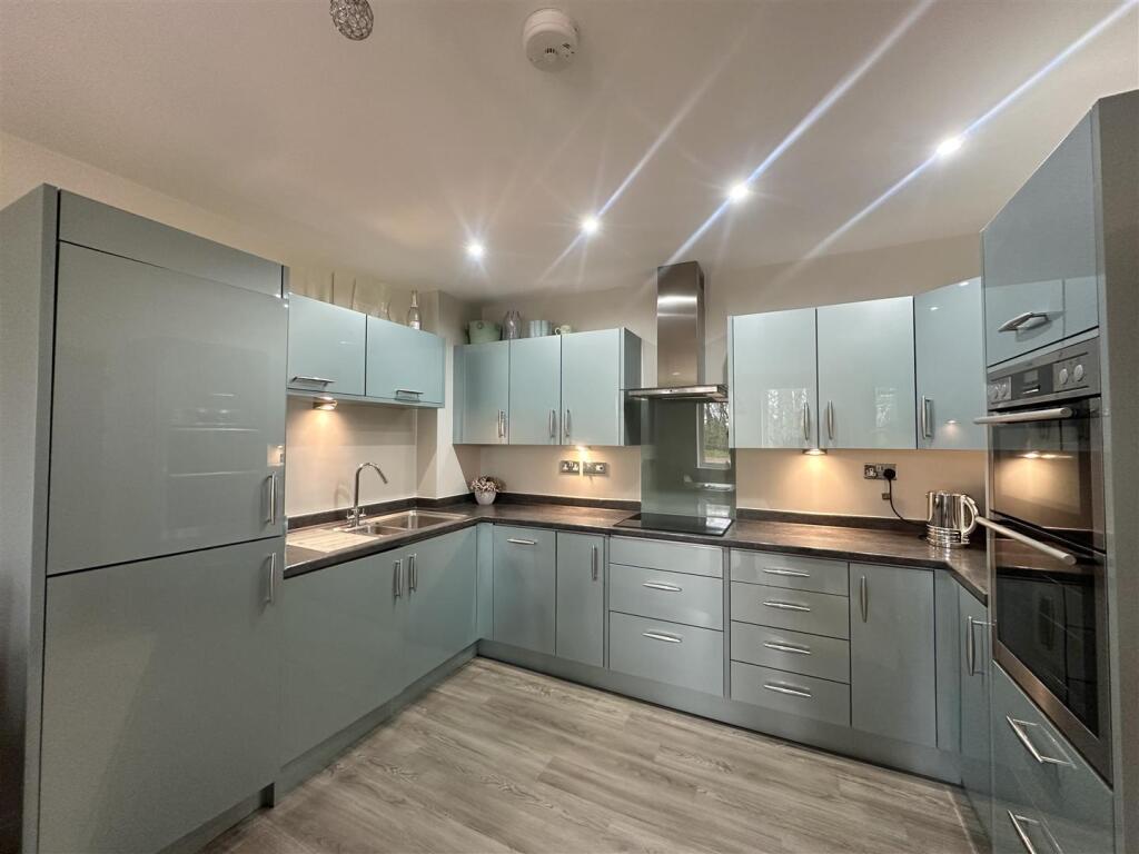 2 bed 1st Floor Flat for rent in Holt End. From Vizors - Redditch