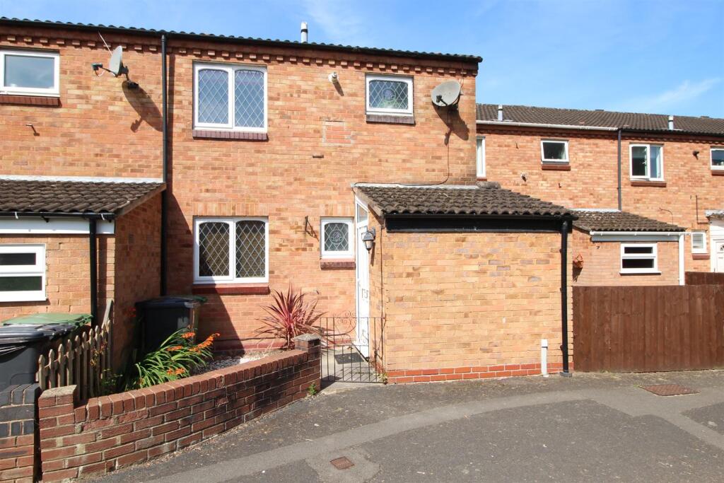 3 bed Mid Terraced House for rent in Redditch. From Vizors - Redditch