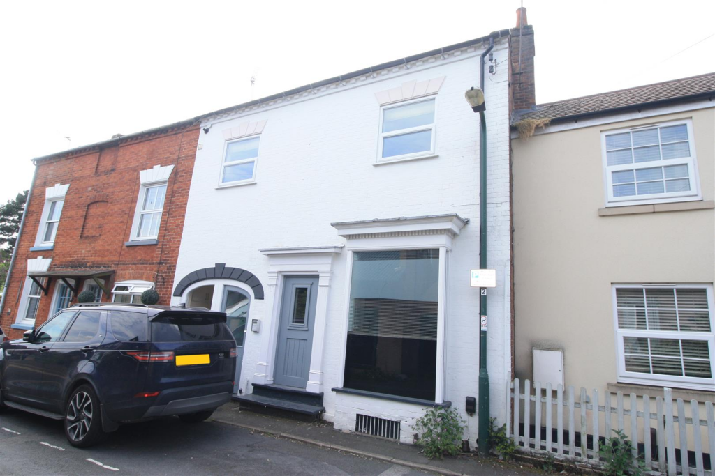1 bed 1st Floor Flat for rent in Studley. From Vizors - Redditch 1 bed 1st Floor Flat for rent in Studley. From Vizors - Redditch