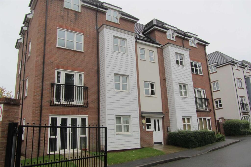 1 bed Apartment for rent in Holt End. From Vizors - Redditch