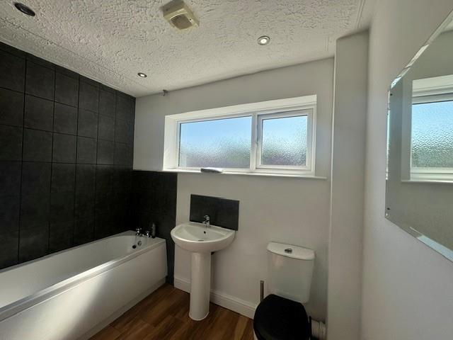 3 bed Mid Terraced House for rent in Redditch. From Vizors - Redditch