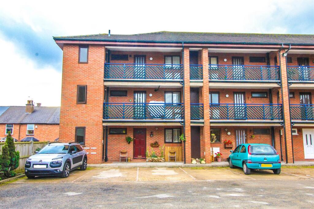 1 bed 1st Floor Flat for rent in Bromsgrove. From Vizors - Redditch
