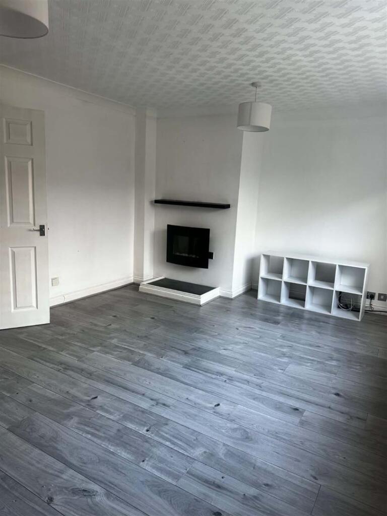 3 bed End of Terrace for rent in Redditch. From Vizors - Redditch