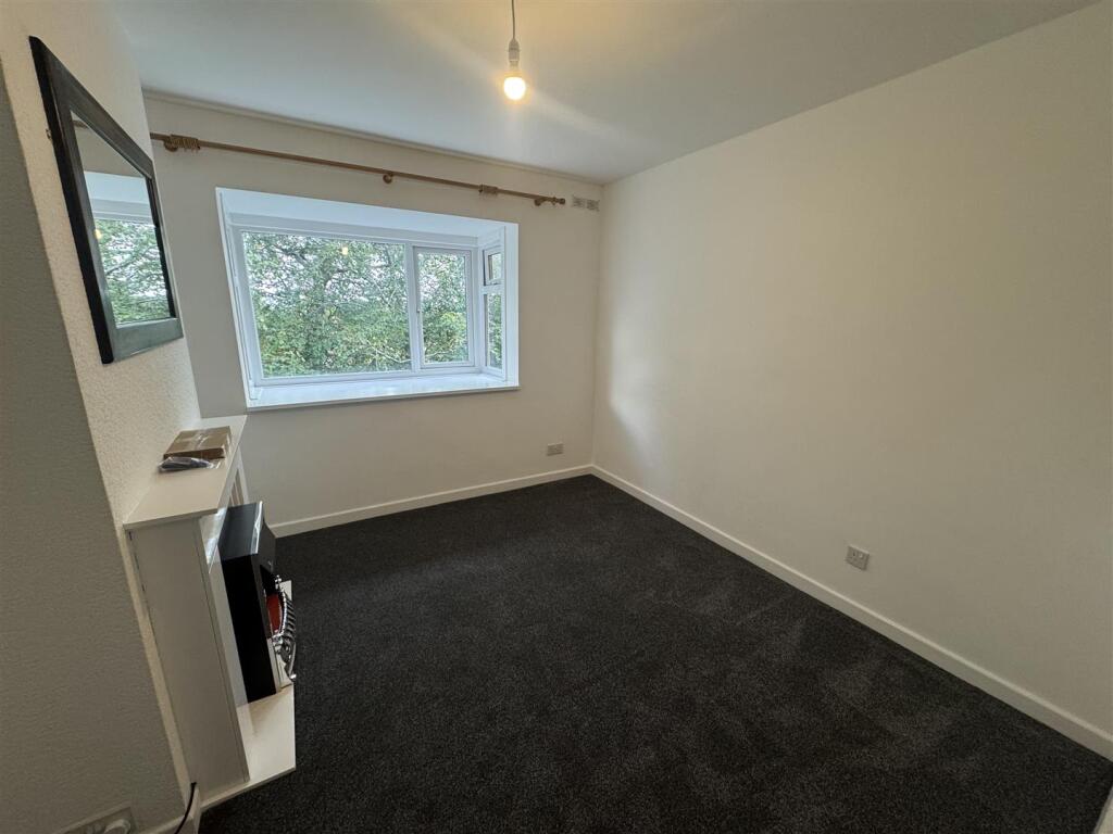1 bed 1st Floor Flat for rent in Holt End. From Vizors - Redditch 1 bed 1st Floor Flat for rent in Holt End. From Vizors - Redditch