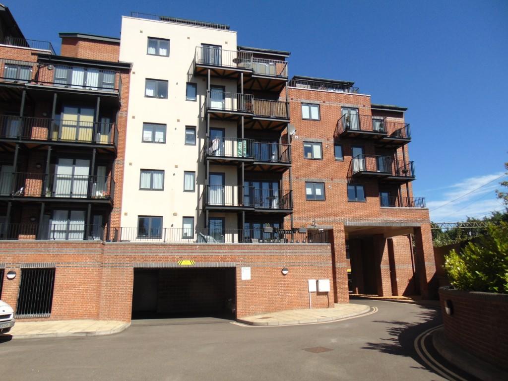 2 bed Apartment for rent in Thorley Street. From John Michael Properties - Bishops Stortford