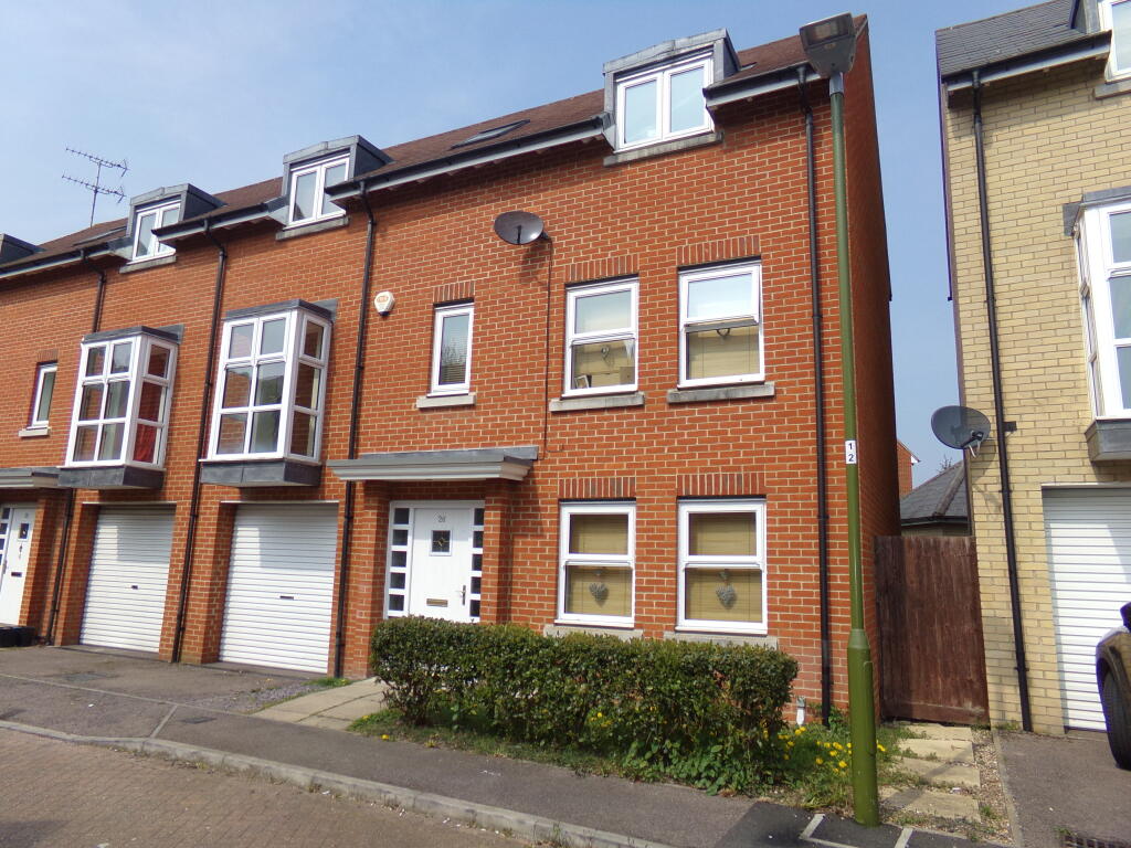 4 bed Town House for rent in Bishop's Stortford. From John Michael Properties - Bishops Stortford