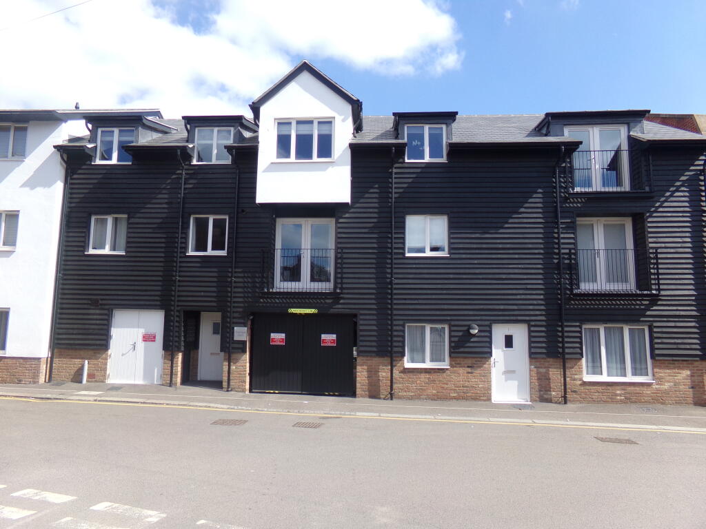 2 bed Apartment for rent in Bishop's Stortford. From John Michael Properties - Bishops Stortford