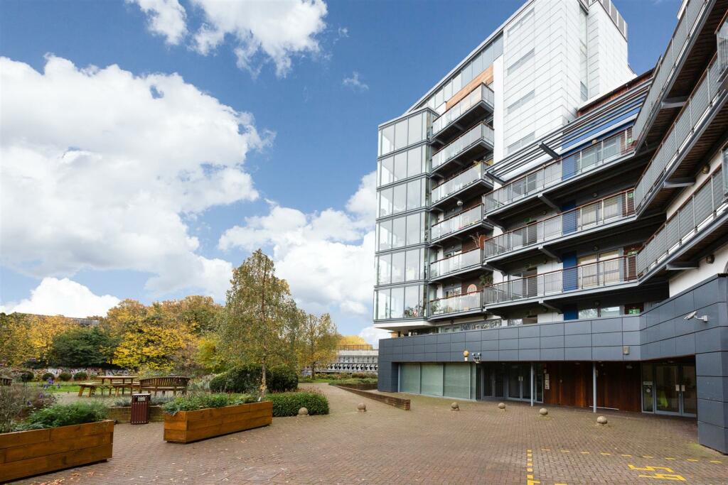 2 bed Flat for rent in Bow. From Elms Estates - Elms and Partners Limited TA