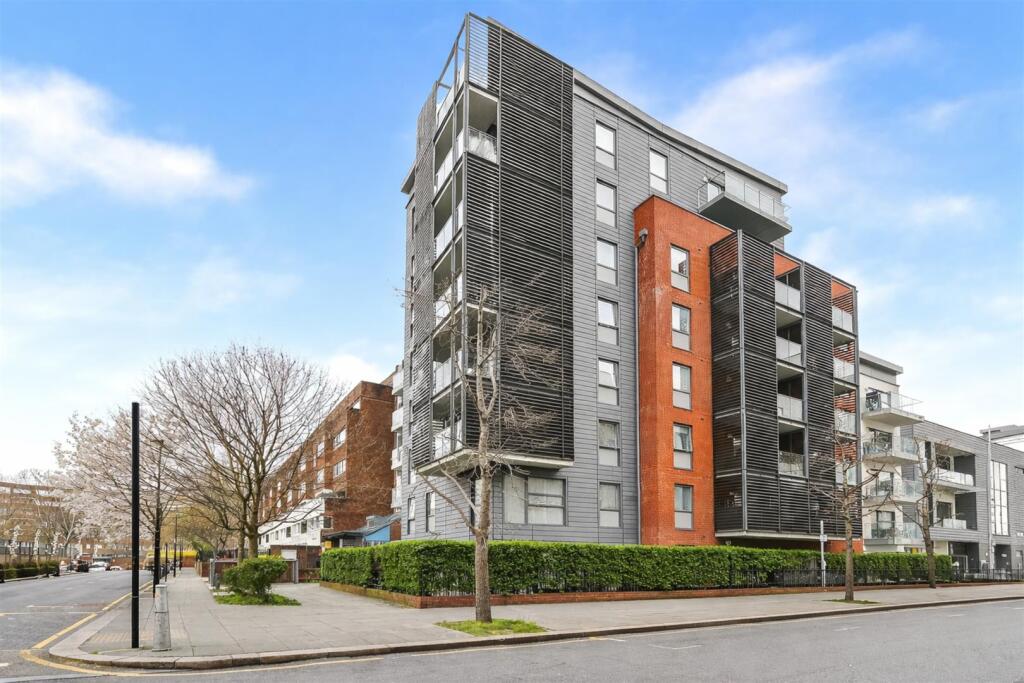 1 bed 1st Floor Flat for rent in London. From Elms Estates - Bethnal Green 1 bed 1st Floor Flat for rent in London. From Elms Estates - Bethnal Green