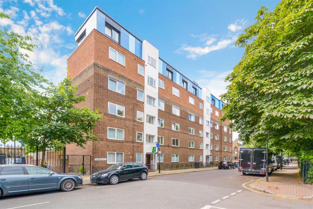 1 bed 1st Floor Flat for rent in London. From Elms Estates - Bethnal Green