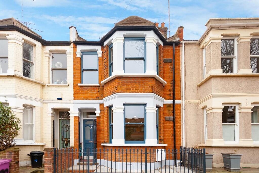 4 bed Mid Terraced House for rent in Bow. From Elms Estates - Bethnal Green 4 bed Mid Terraced House for rent in Bow. From Elms Estates - Bethnal Green