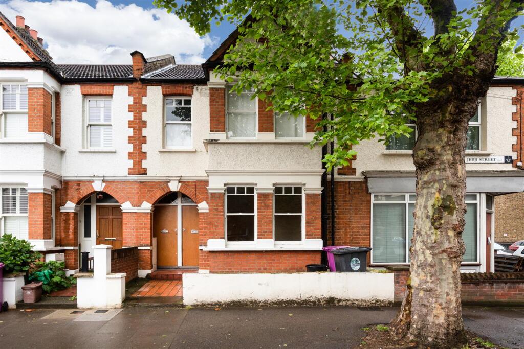 1 bed 1st Floor Flat for rent in Bow. From Elms Estates - Bethnal Green