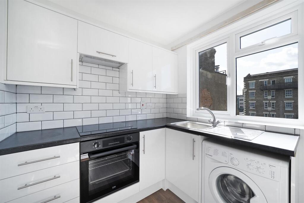 4 bed 1st Floor Flat for rent in Bethnal Green. From Elms Estates - Bethnal Green