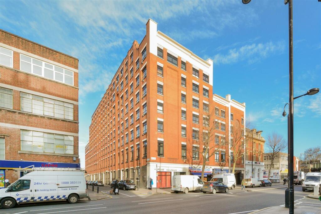 4 bed 1st Floor Flat for rent in London. From Elms Estates - Bethnal Green