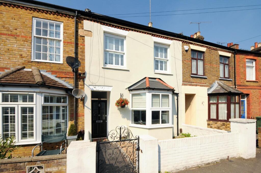 3 bed Mid Terraced House for rent in Windsor. From Hardings - Windsor