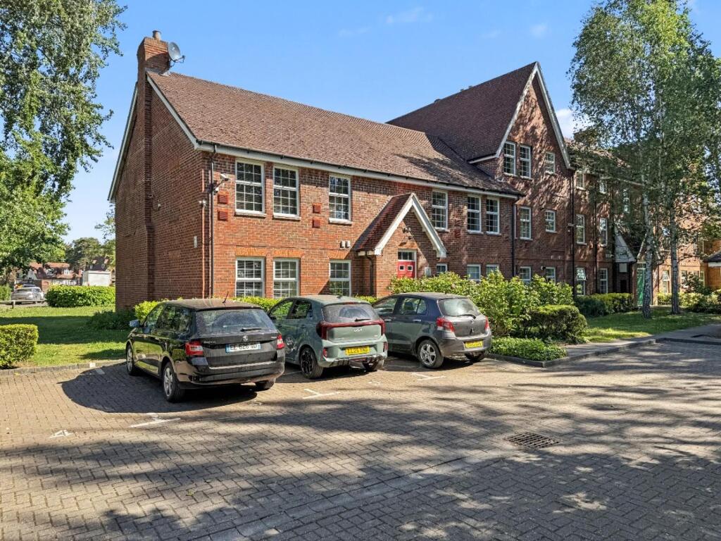 2 bed Apartment for rent in Horton. From Hardings - Windsor