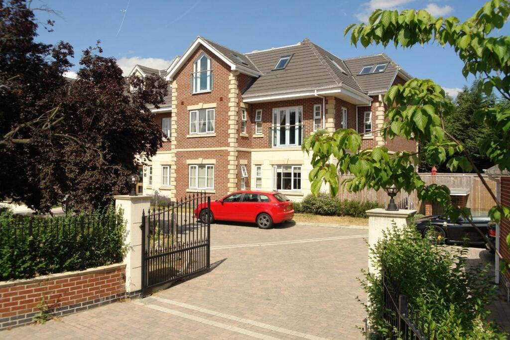 2 bed Apartment for rent in Windsor. From Hardings - Windsor
