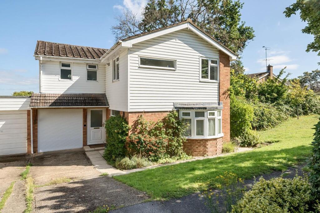 4 bed Detached for rent in Oakley Green. From Hardings - Windsor 4 bed Detached for rent in Oakley Green. From Hardings - Windsor