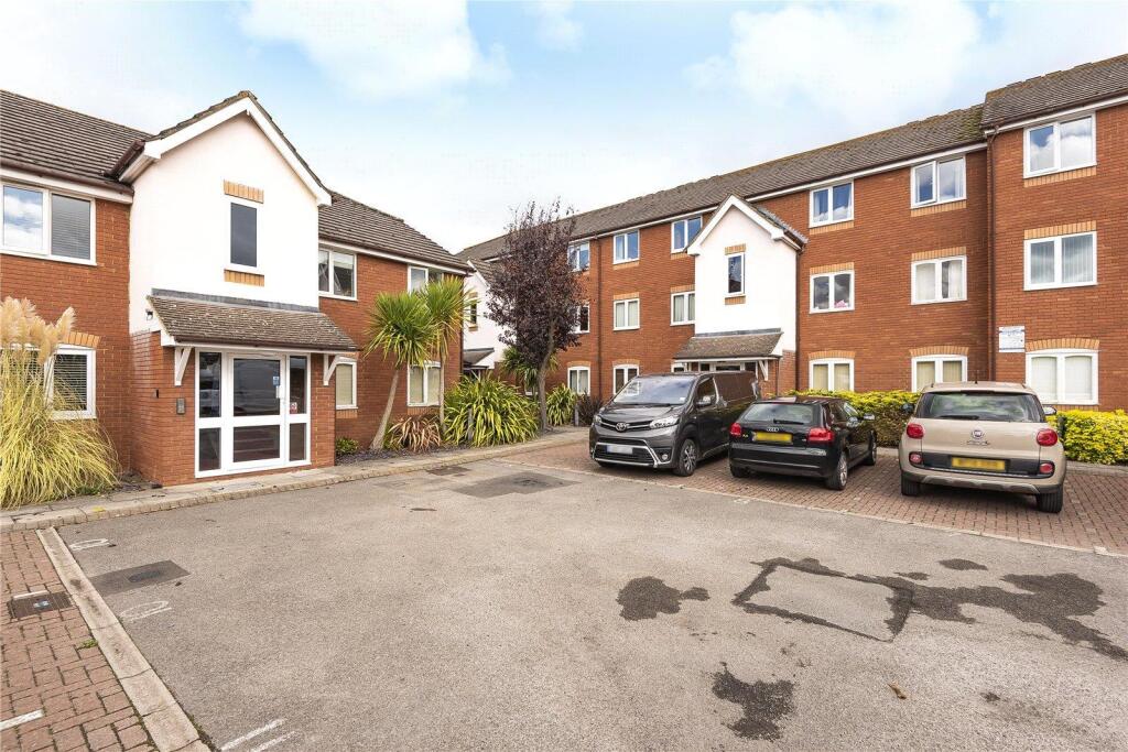 2 bed 1st Floor Flat for rent in Windsor. From Hardings - Windsor
