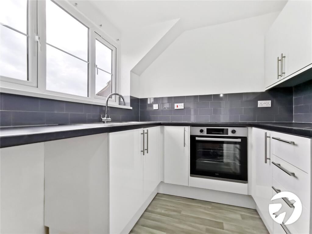 2 bed 1st Floor Flat for rent in Crayford. From Robinson Jackson - Barnehurst