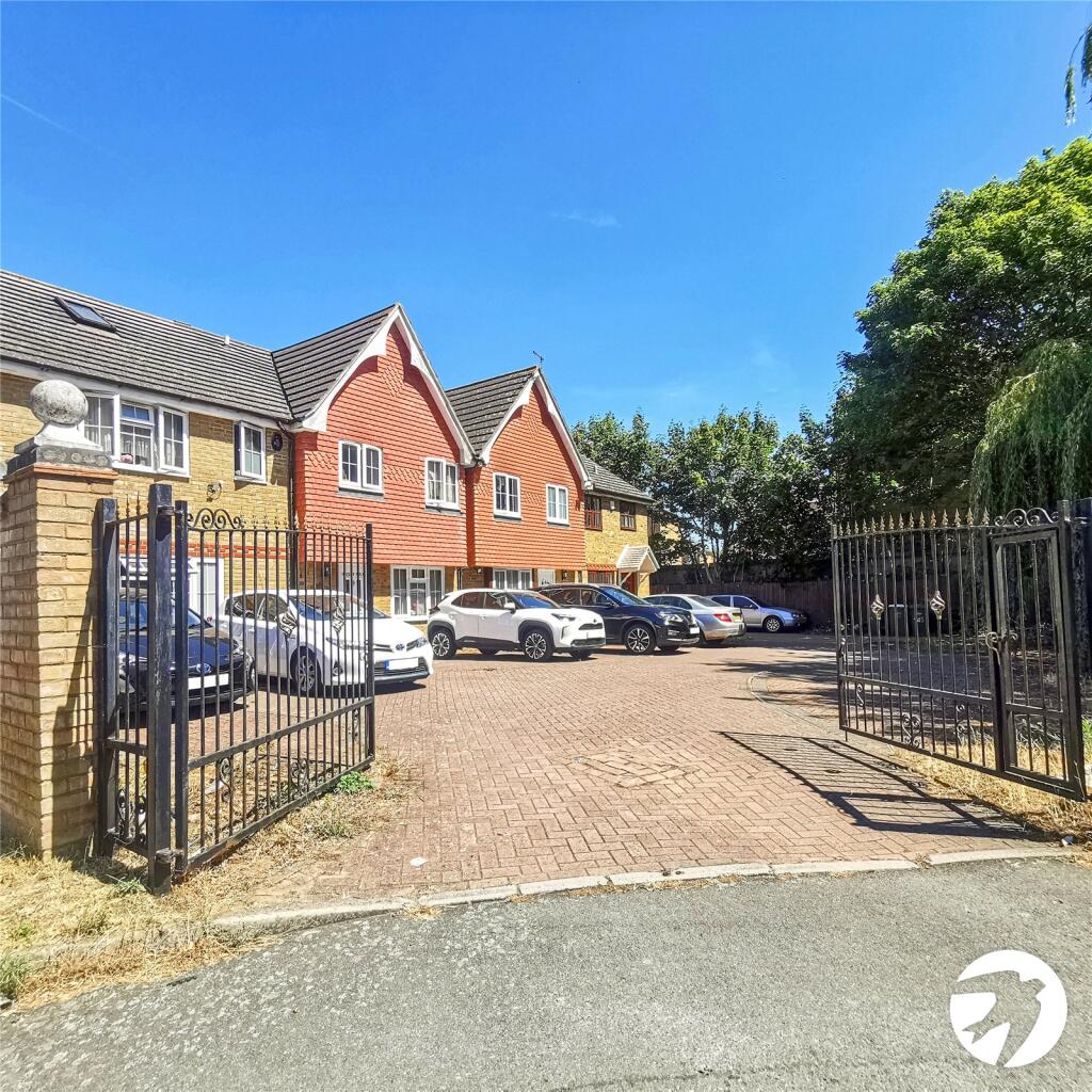 3 bed Mid Terraced House for rent in Erith. From Robinson Jackson - Barnehurst