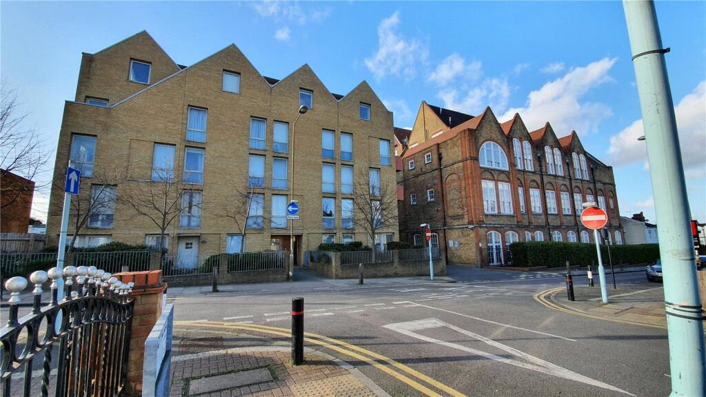 1 bed 1st Floor Flat for rent in Woolwich. From Robinson Jackson - Plumstead