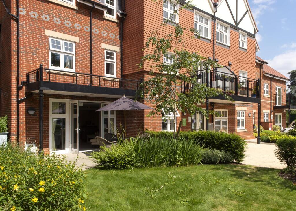 1 bed Apartment for rent in Gerrards Cross. From Rodgers Estate Agents - Chalfont St. Peter