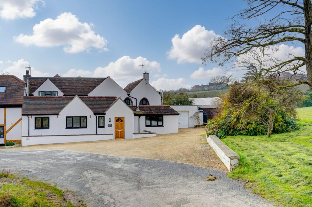 5 bed Semi Detached for rent in Evesham. From Johnsons Property Consultants - Evesham 5 bed Semi Detached for rent in Evesham. From Johnsons Property Consultants - Evesham