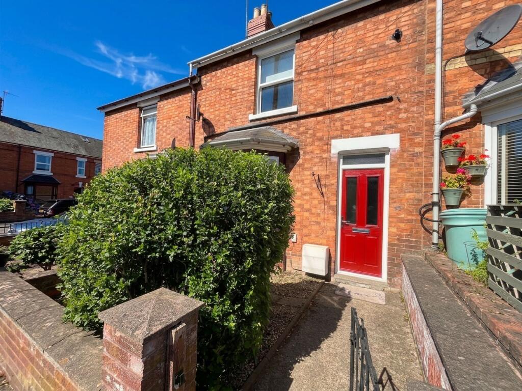 3 bed Mid Terraced House for rent in Evesham. From Johnsons Property Consultants - Evesham