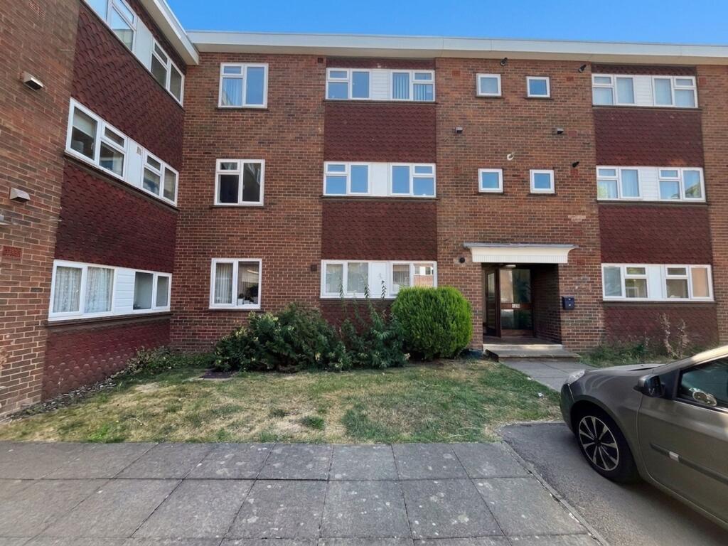 2 bed 1st Floor Flat for rent in Evesham. From Johnsons Property Consultants - Evesham 2 bed 1st Floor Flat for rent in Evesham. From Johnsons Property Consultants - Evesham