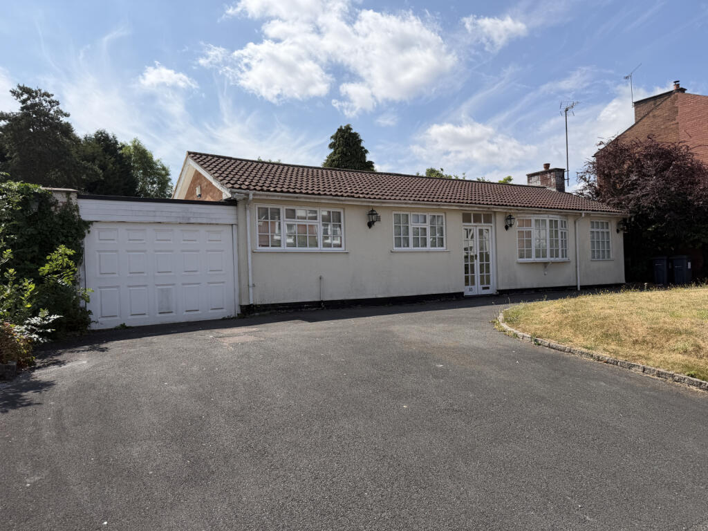 3 bed Detached bungalow for rent in Birmingham. From Spectra Property Services - Kings Heath 3 bed Detached bungalow for rent in Birmingham. From Spectra Property Services - Kings Heath