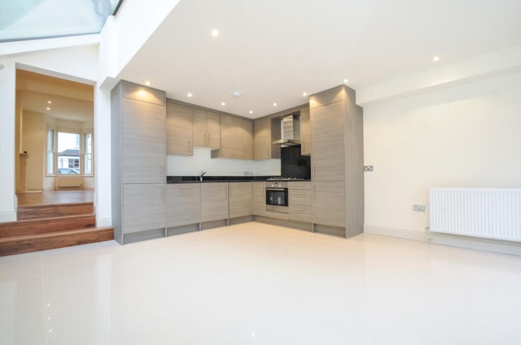 4 bed Detached House for rent in Fulham. From Kinleigh Folkard & Hayward