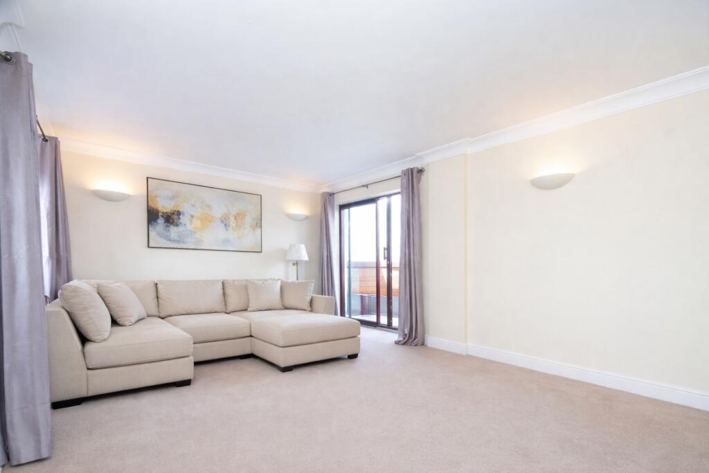 2 bed 1st Floor Flat for rent in Fulham. From Kinleigh Folkard & Hayward - Sales - Fulham and Chelsea