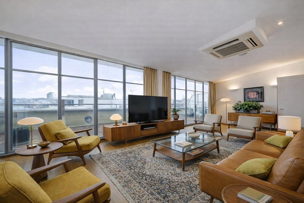 3 bed Penthouse for rent in London. From Kinleigh Folkard & Hayward - Sales - Fulham and Chelsea