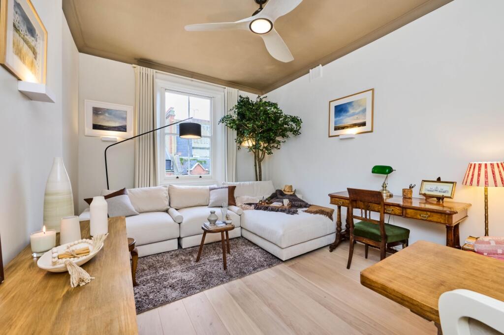 1 bed 1st Floor Flat for rent in Kensington. From Kinleigh Folkard & Hayward - Sales - Fulham and Chelsea 1 bed 1st Floor Flat for rent in Kensington. From Kinleigh Folkard & Hayward - Sales - Fulham and Chelsea