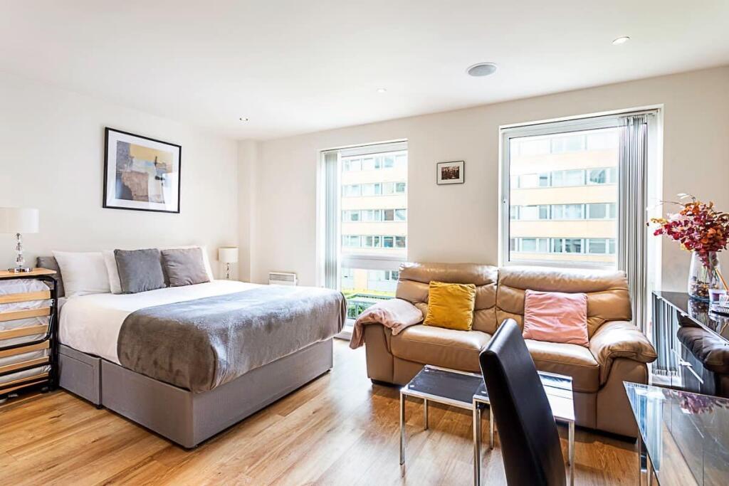 4 bed Not Specified for rent in Fulham. From Kinleigh Folkard & Hayward - Sales - Fulham and Chelsea 4 bed Not Specified for rent in Fulham. From Kinleigh Folkard & Hayward - Sales - Fulham and Chelsea