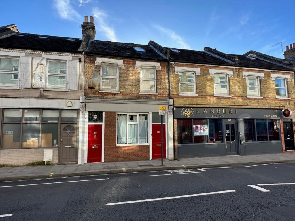 4 bed 1st Floor Flat for rent in Fulham. From Kinleigh Folkard & Hayward - Sales - Fulham and Chelsea