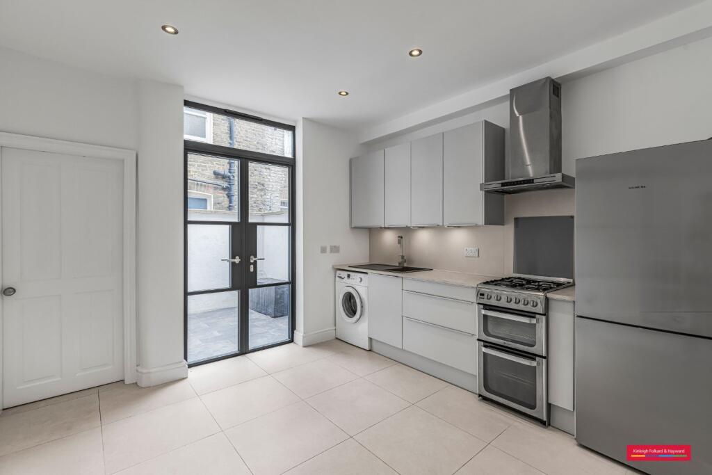 2 bed 1st Floor Flat for rent in London. From Kinleigh Folkard & Hayward - Sales - Fulham and Chelsea