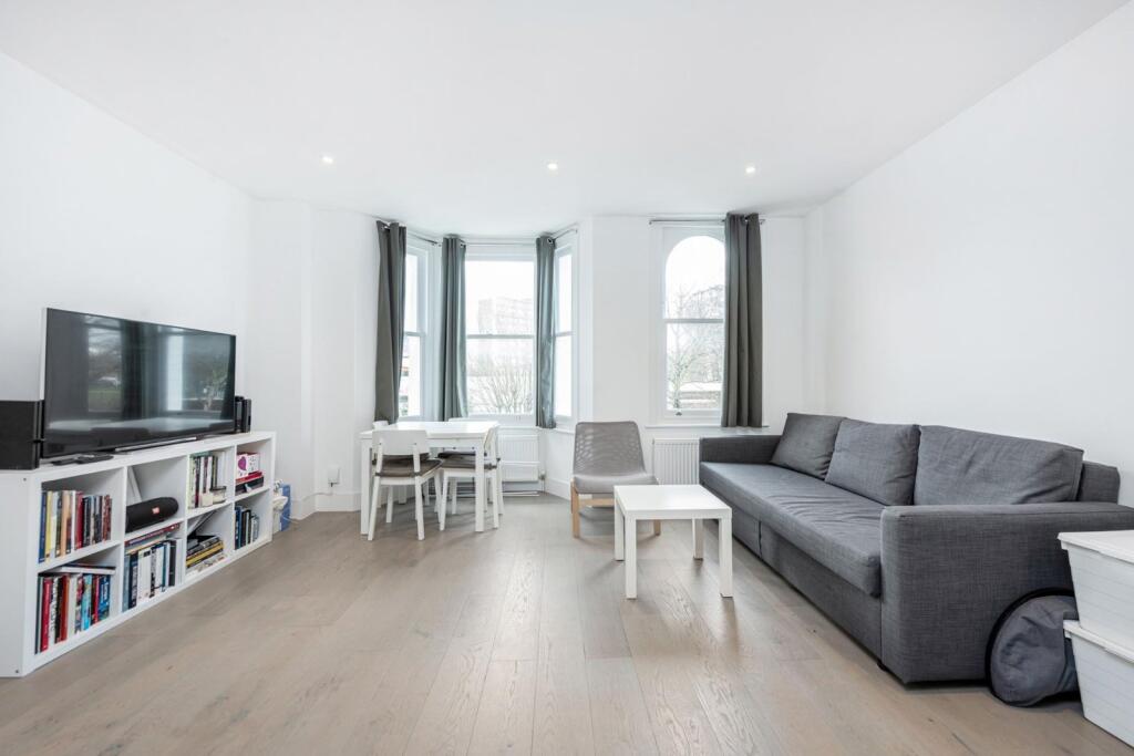 1 bed 1st Floor Flat for rent in London. From Kinleigh Folkard & Hayward - Sales - Fulham and Chelsea