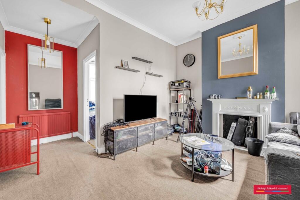 2 bed 1st Floor Flat for rent in London. From Kinleigh Folkard & Hayward - Sales - Fulham and Chelsea