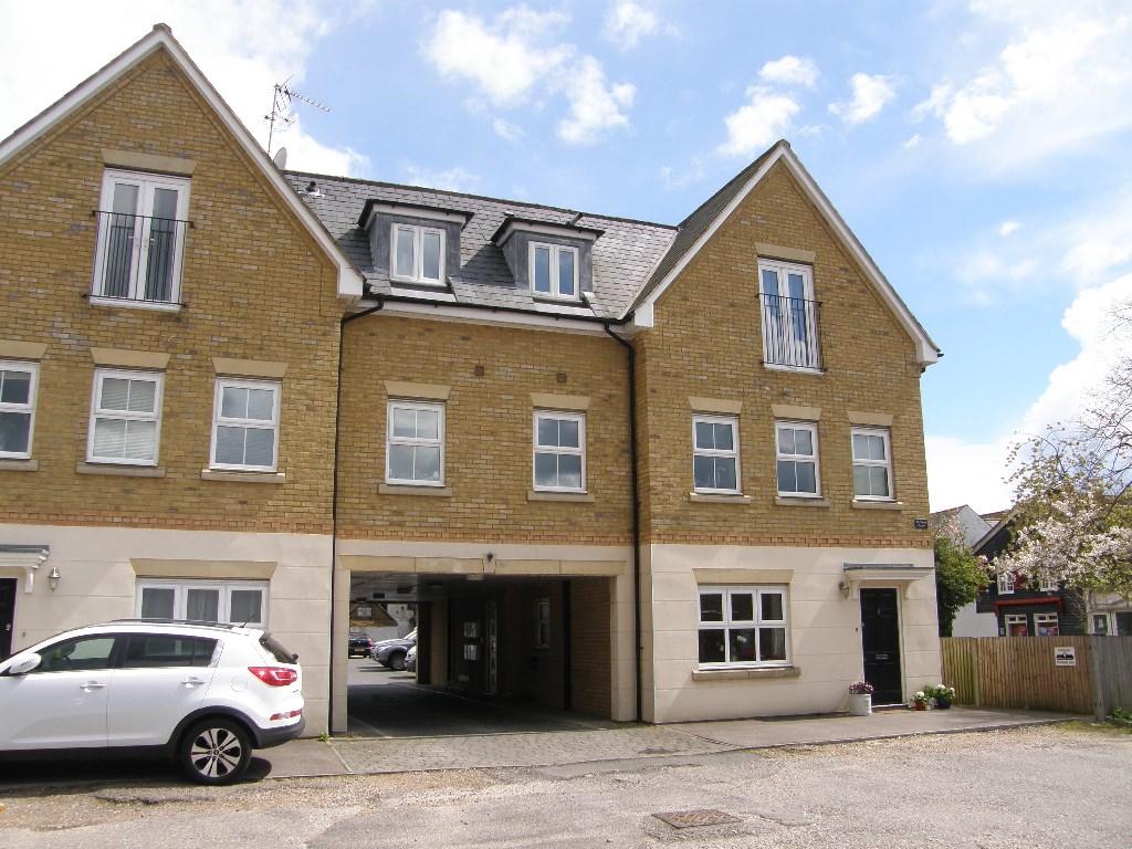2 bed House (unspecified) for rent in Hoddesdon. From Jean Hennighan Properties - Broxbourne