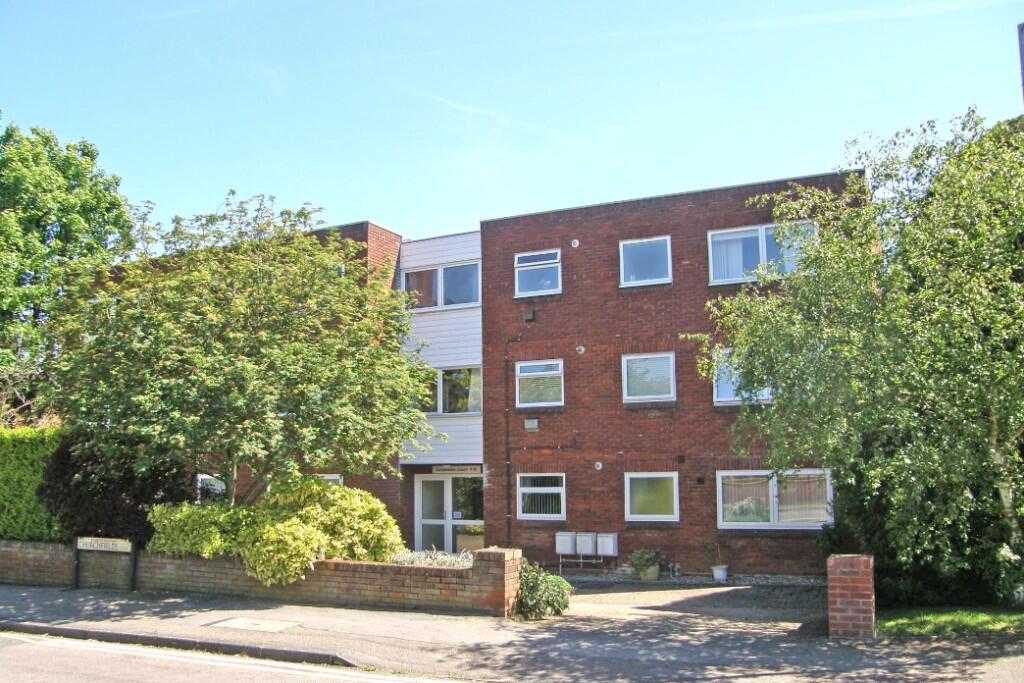 2 bed Apartment for rent in Wormley West End. From Jean Hennighan Properties - Broxbourne
