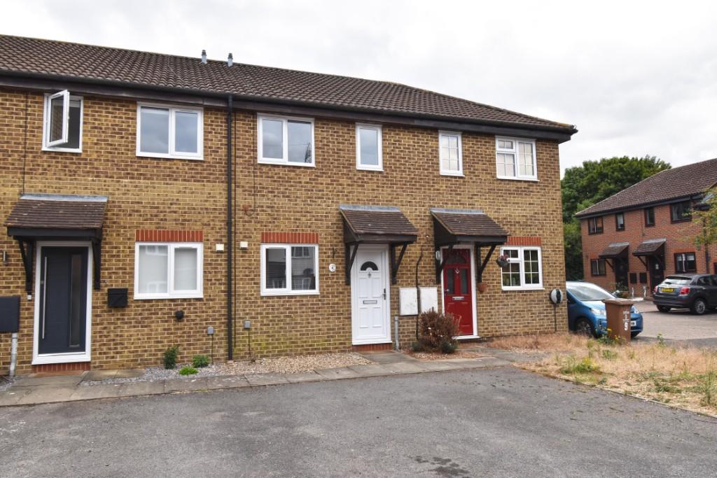 2 bed Mid Terraced House for rent in Stevenage. From Jean Hennighan Properties - Broxbourne