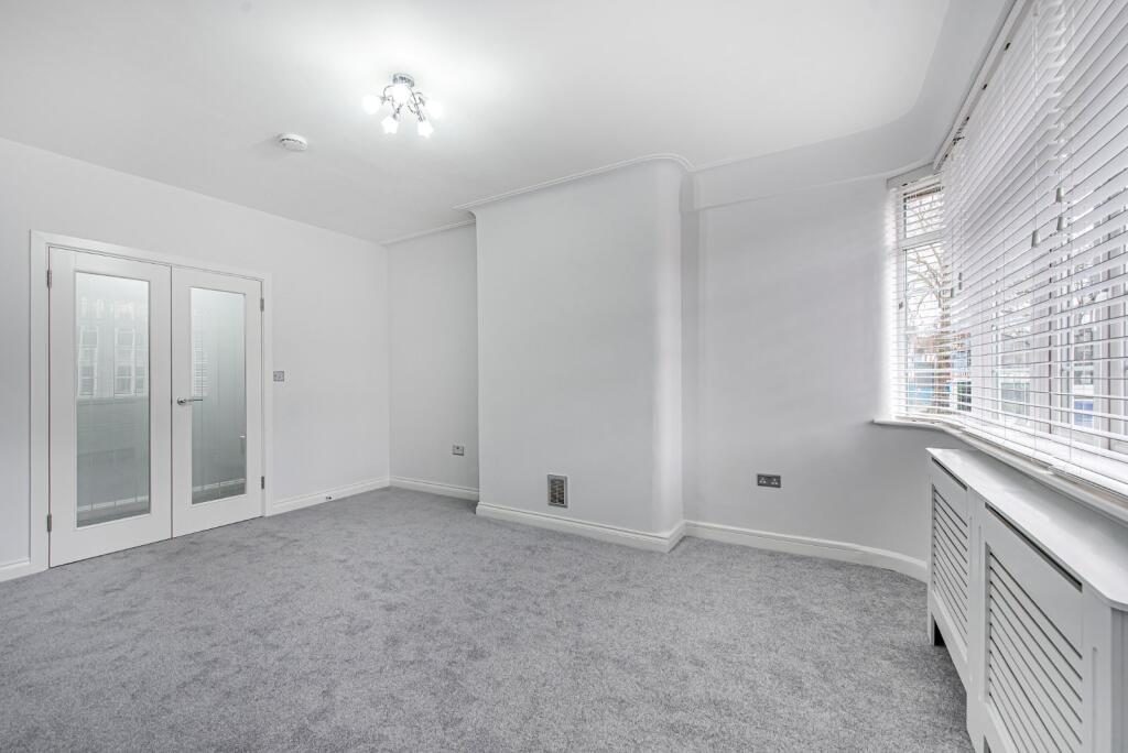 4 bed 1st Floor Flat for rent in London. From Kinleigh Folkard & Hayward - Sales - Belsize Park