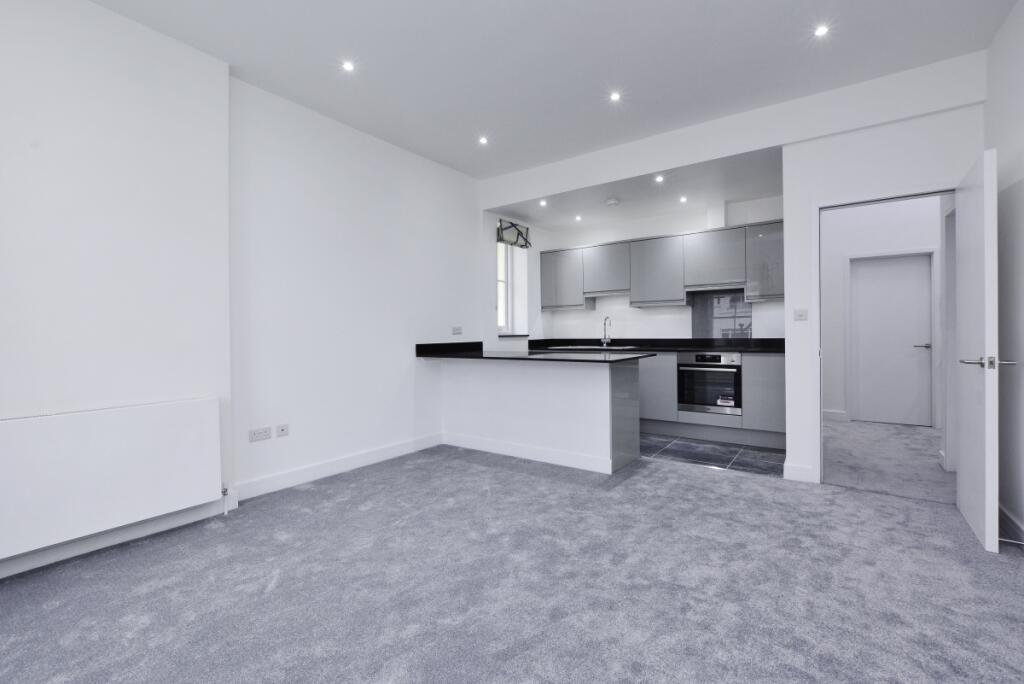 3 bed 1st Floor Flat for rent in London. From Kinleigh Folkard & Hayward - Sales - Belsize Park