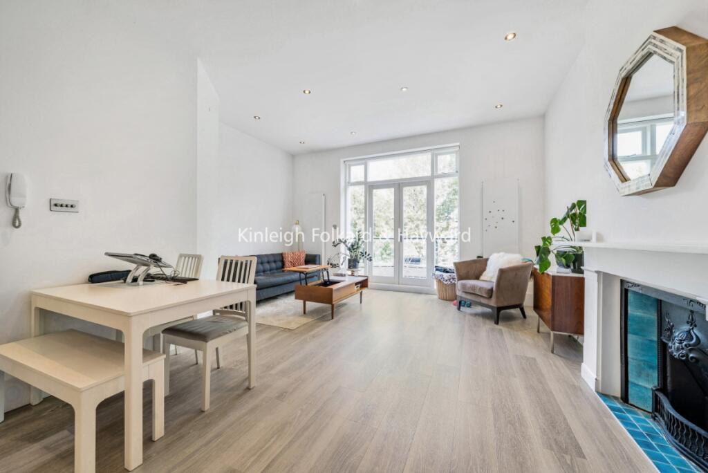 1 bed 1st Floor Flat for rent in London. From Kinleigh Folkard & Hayward - Sales - Belsize Park