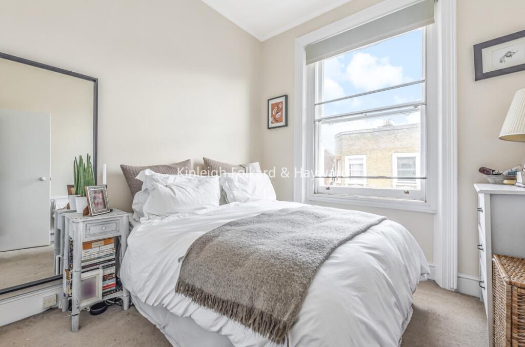 2 bed 1st Floor Flat for rent in Hampstead. From Kinleigh Folkard & Hayward - Sales - Belsize Park