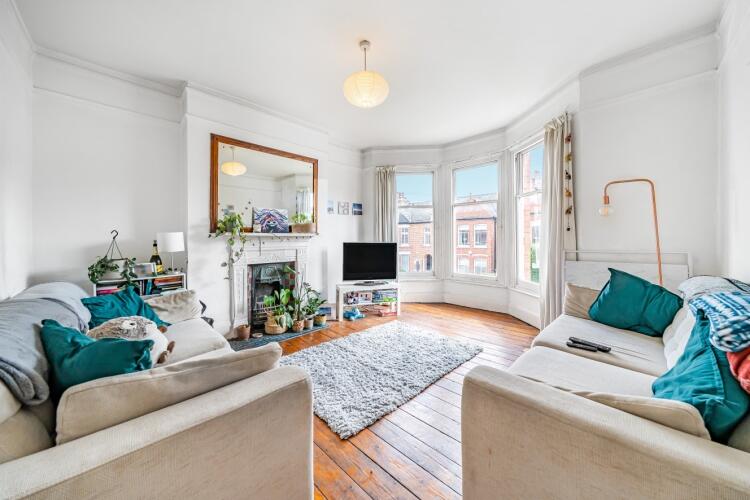 4 bed Flat for rent in Streatham. From Kinleigh Folkard & Hayward